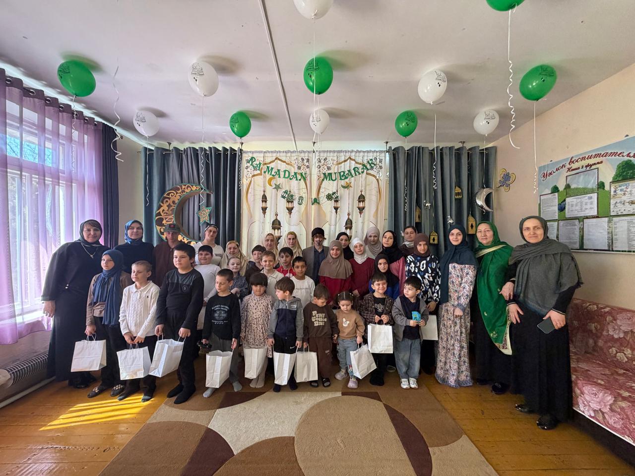 Как дети отметили Ураза-байрам  в Реабилитационном центре для детей и подростков с ограниченными возможностями г. Кизилюрт.